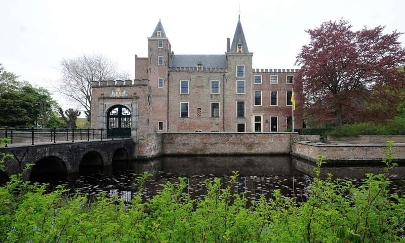 From Haamstede to Burgh: guided Walking Tour - Karolingische Ringwalburg in Burgh: the early-medieval anchor