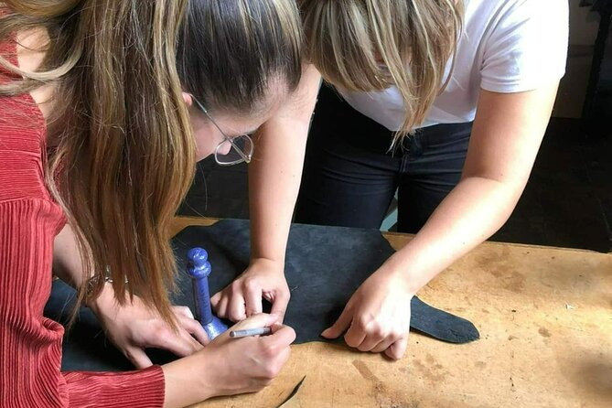Genuine Leather Tote Bag Workshop in Leiden - Your First Step: Choosing Leather Like You Actually Care About It