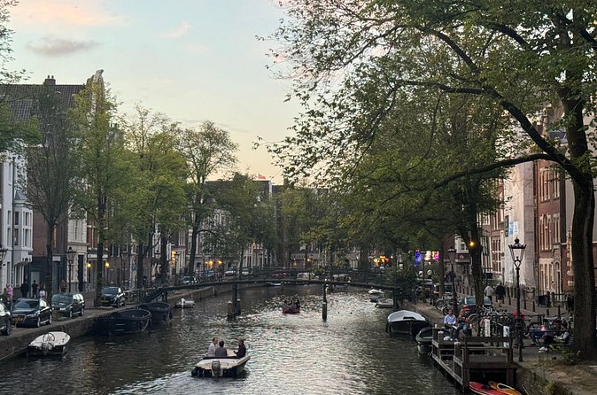 Ghost Walking Tour and Dark History in Amsterdam - Spinhuissteeg and the old-building chill you can feel