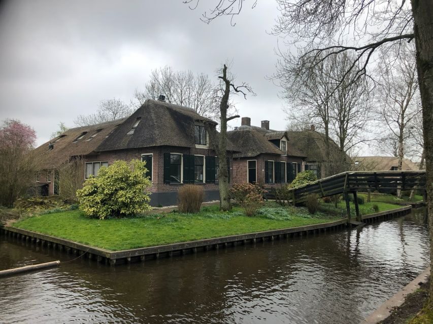 Giethoorm & Exploring the North of The Netherlands Tour - Getting from Amsterdam to Giethoorn in comfort