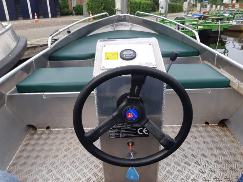 Giethoorn: 2 Hours 8 persons boat steeringwheel + cushions - Key Things To Know Before You Steer Off