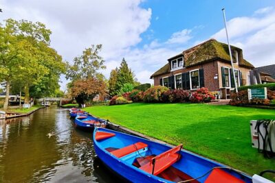 Giethoorn, Afsluitdijk, Zaanse Schans Day Tour Incl Hotel Pick Up - Afsluitdijk and the Enclosing Dike Story (Renovation Note Included)