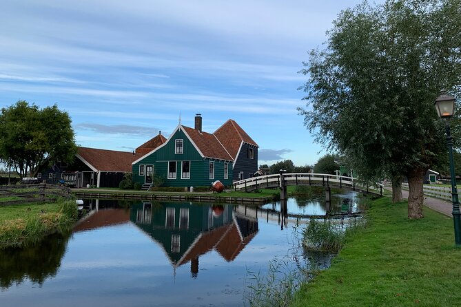 Giethoorn, Afsluitdijk, Zaanse Schans Day Tour Incl Hotel Pick Up - Food and Shopping: What’s Included, What’s on You