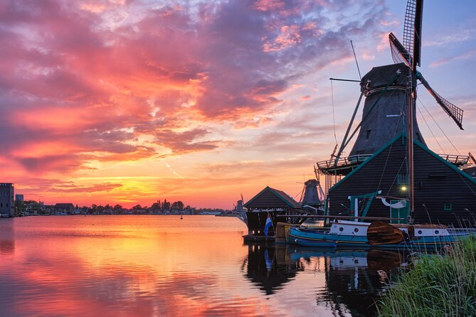 Giethoorn and Zaanse Schans Tour With Local Guide - Catharina Hoeve cheese farm: tasting while you learn the steps