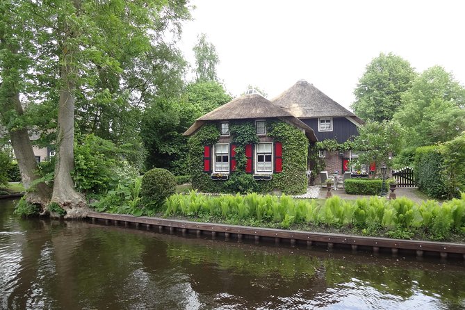 Giethoorn Day Tour from Amsterdam with Small Boat Ride - Price and value: what $154.86 really buys you