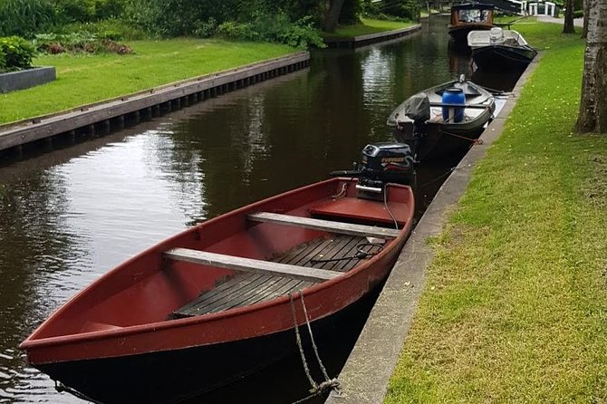 Giethoorn Day Trip from Amsterdam – Private Tour & Canal Boat - Why Giethoorn Feels Like a Different World from Amsterdam