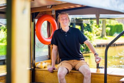 Giethoorn Day Trip from Amsterdam with Boat Trip - Giethoorn Arrival: Why the Car-Free Village Feels Like a Different World