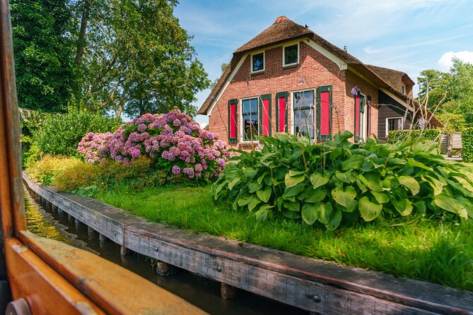 Giethoorn Day Trip from Amsterdam with Boat Trip - Free Time in Giethoorn: How to Spend It Without Wasting the Day