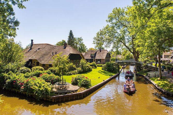 Giethoorn Day Trip from Amsterdam with Boat Trip - Timing and Group Size: The Real Logistics That Affect Your Experience