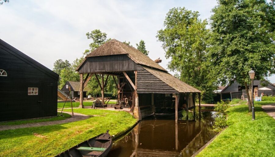 Giethoorn: Private Day Trip with Boat Tour from Amsterdam - Key points to know before you go