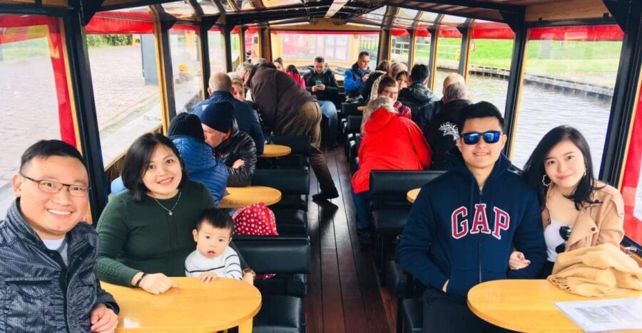 Giethoorn: Private Day Trip with Boat Tour from Amsterdam - The Walking Tour in Giethoorn: Understanding the Village Fast