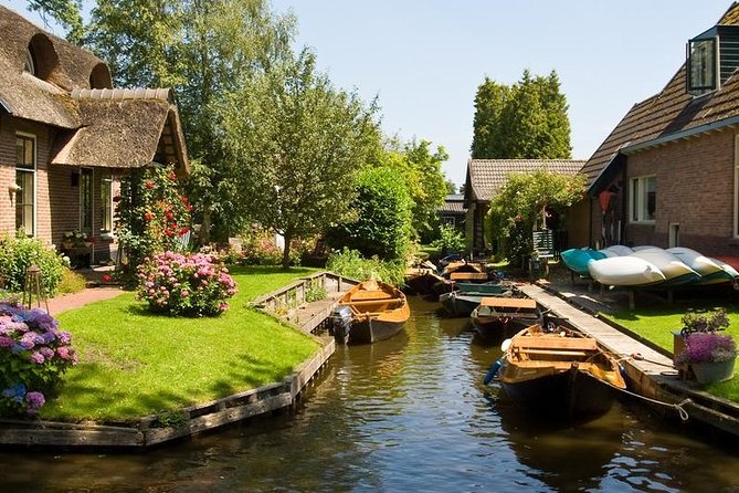 Giethoorn Private Tour & Boat Trip - The canal time: private boat moments and timing that avoids crowd pressure