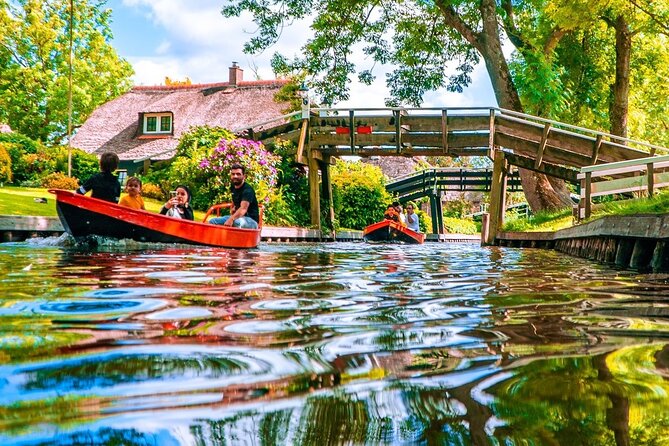 Giethoorn Private Tour & Boat Trip - Practical tips for a smooth Giethoorn day