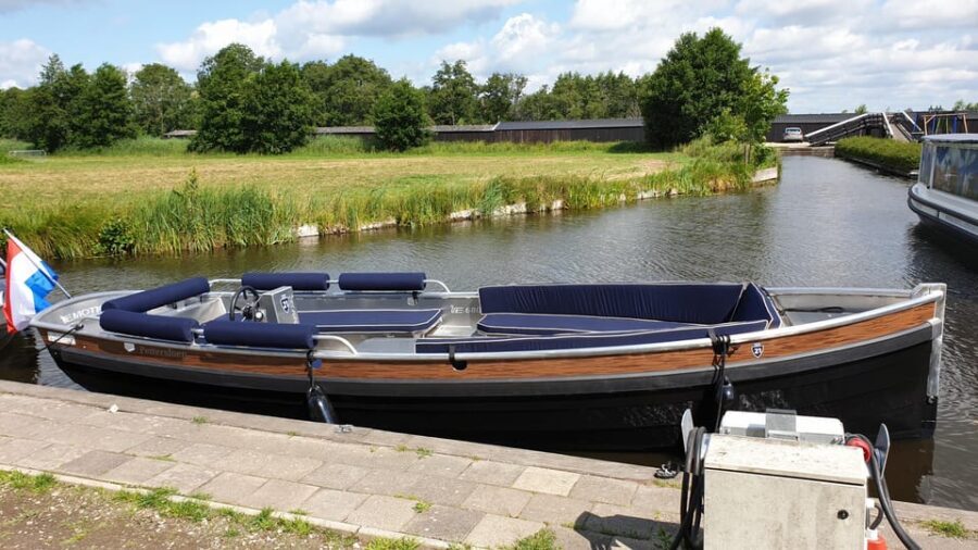 Giethoorn: Self-Drive Boat Rental for up to 12 People - Following the Navigation App Route (and When to Ignore It)
