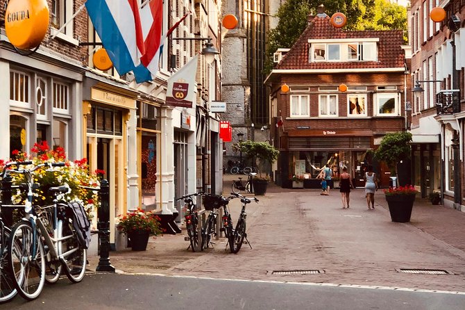 Gouda Private Walking Tour: History, Architecture & Cheese - Stadhuis Gouda Exterior: A Gothic Town Hall Worth Seeing Up Close
