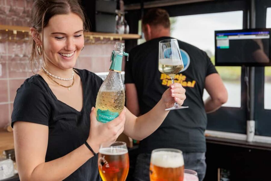Groningen: Booze Cruise with Unlimited Drinks - FAQ