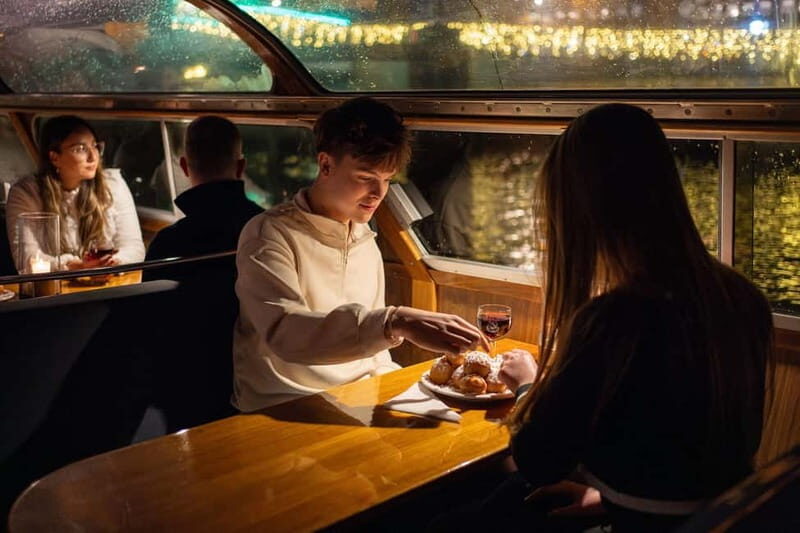 Groningen: Candlelight tour - Key moments that make this cruise worth your time