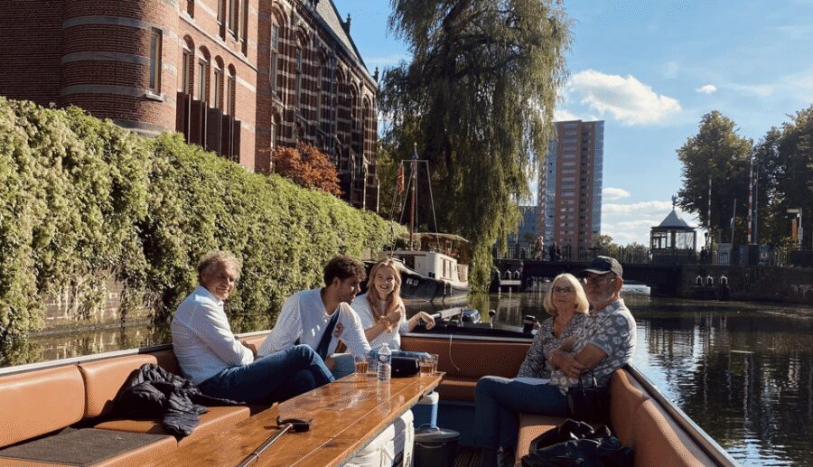 Groningen: City canal cruise (with unlimited drinks) - Price and value: is $27 a fair deal?