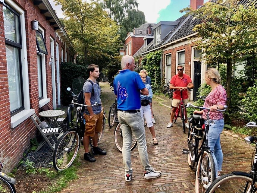 Groningen: City Highlights Bike Tour - Grote Markt and University of Groningen: the student-city engine