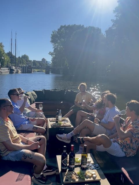Groningen: Evening Cheese and Wine cruise - Why the Groningen evening canal cruise is worth your time