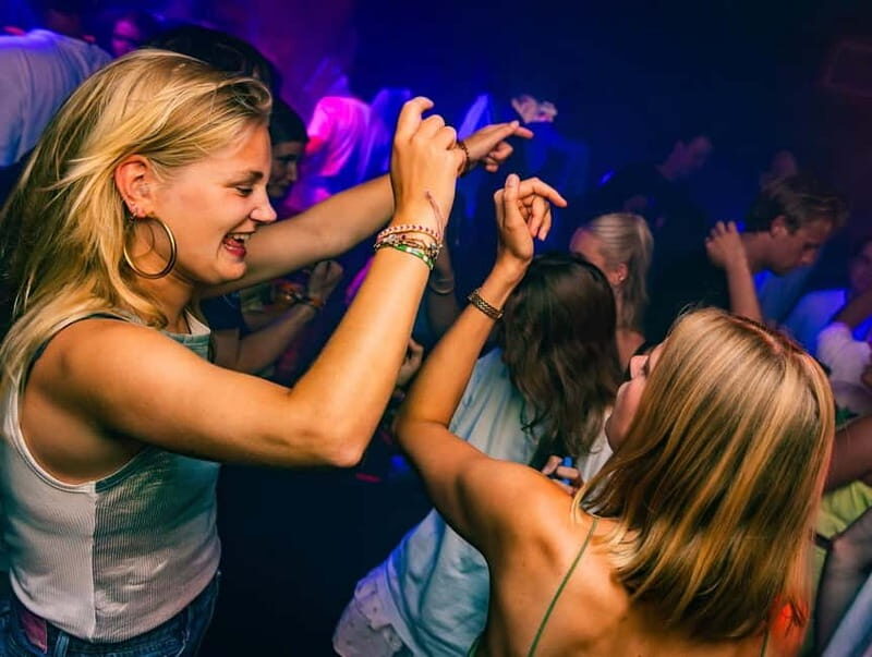 Groningen: Pub Crawl with Pub Quiz, Free Shots and Games - Free Entry to 5 Venues Plus 4 Drinks or Shots: Where the Value Comes From