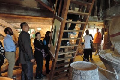 Guided Day Trip - Volendam, Zaanse Schans, Marken & Edam - Two Versions of the Day: Make Sure You Get the Windmill and Ferry