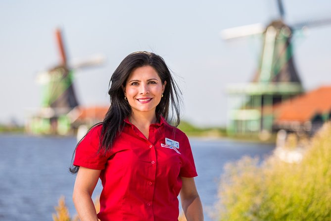 Guided Day Trip - Volendam, Zaanse Schans, Marken & Edam - Volendam: Old Fishermen’s Town Energy and Photo-Ready Streets