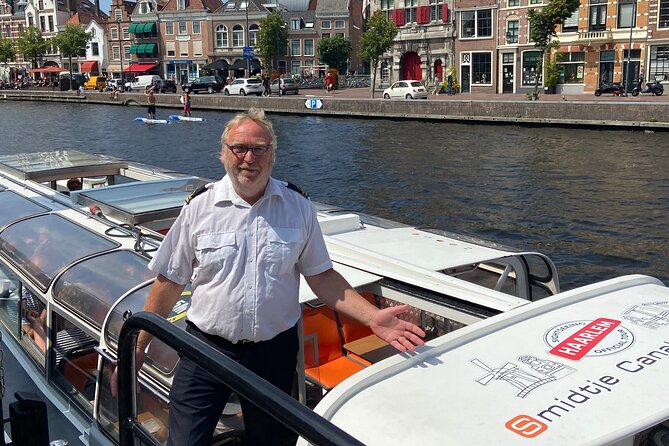 Haarlem: 50 minutes Boat Cruise - A 50-minute canal break in Haarlem