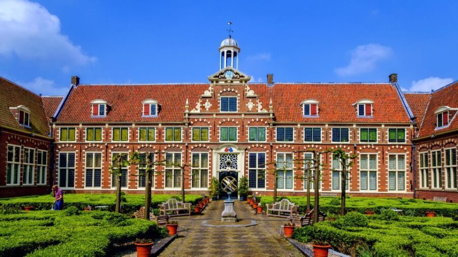 Haarlem: Frans Hals Museum Entrance Ticket with Audio Guide - Audio guide in four languages: how to use it well