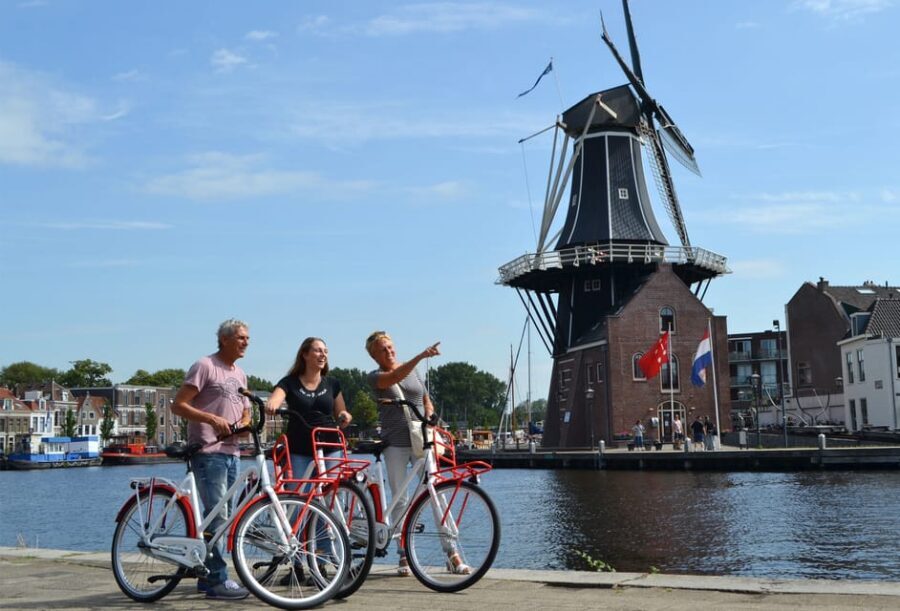 Haarlem Highlights Bike Tour - Meeting at Bike Tours Haarlem (inside de Green Bikes) and Getting Rolling