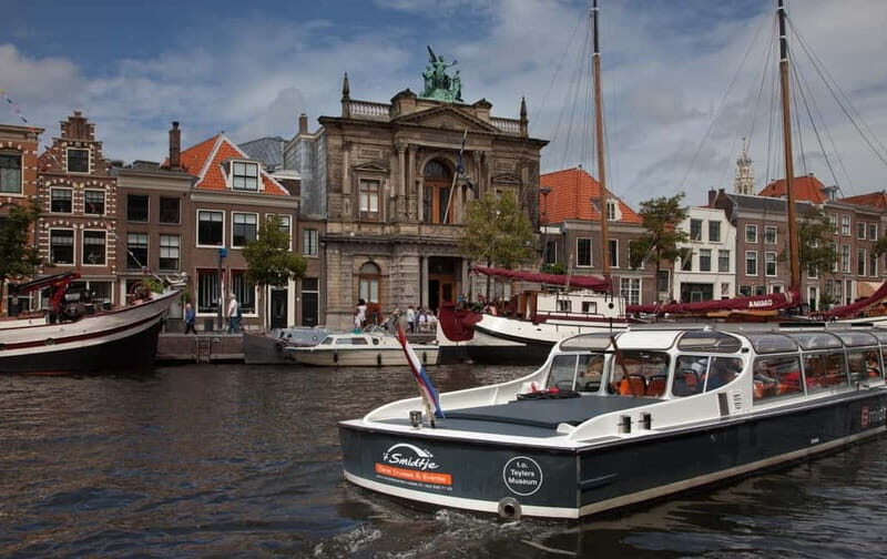 Haarlem: Local Cheese and Wine Cruise - A 90-minute canal taste-test of Haarlem