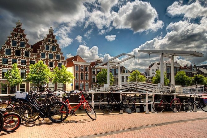 Haarlem Old Town Private Walking Tour - Hofje van Bakenes: The Charity Courtyard You’ll Actually Want to See