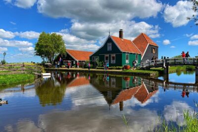 Half-Day Private Guided Sightseeing Tour of Zaanse Schans - Meeting at Amsterdam Centraal: Getting Started Without Losing Time