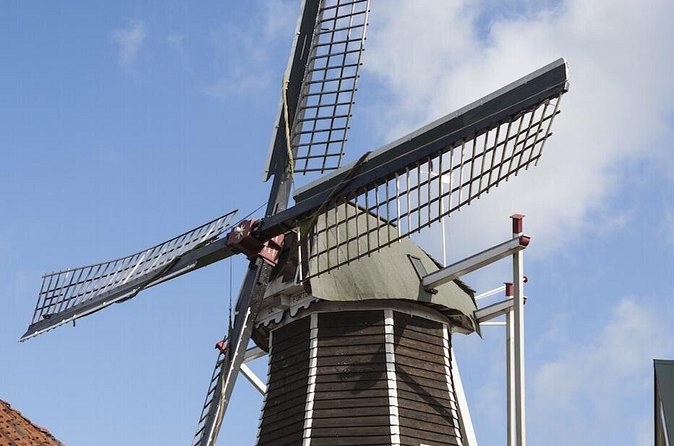 Hattem's Windmills, Bakeries and Ghosts: A Self-Guided Audio Tour - Medieval castle forecourt ruins and ghost talk near the walls