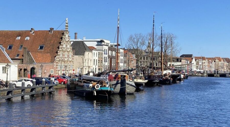 Historical Leiden: Private Walking Tour with a Local Guide - Pilgrim Fathers Stories: Leiden as a Place of Journeys