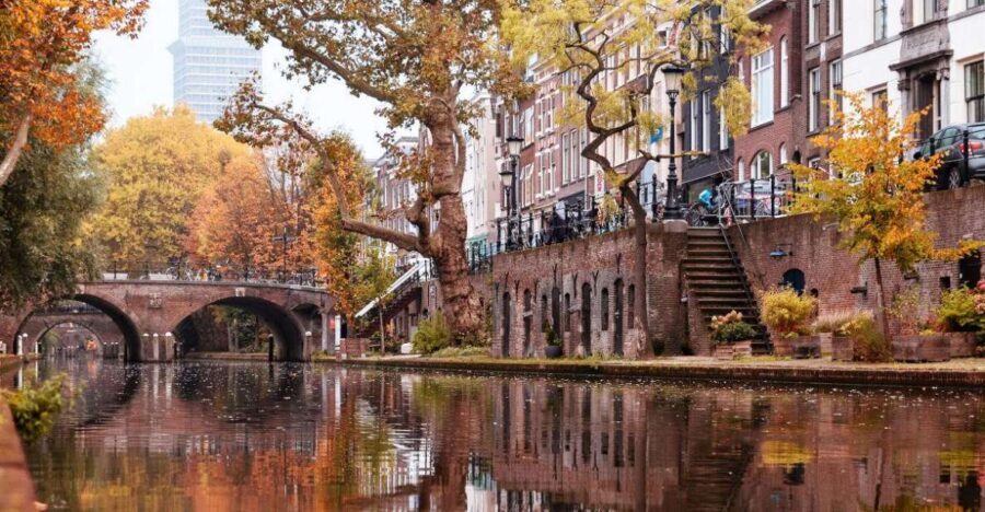 Historical Utrecht: Private Walking Tour with a Local Guide - Golden Age Utrecht on foot: what 1.5 hours can do
