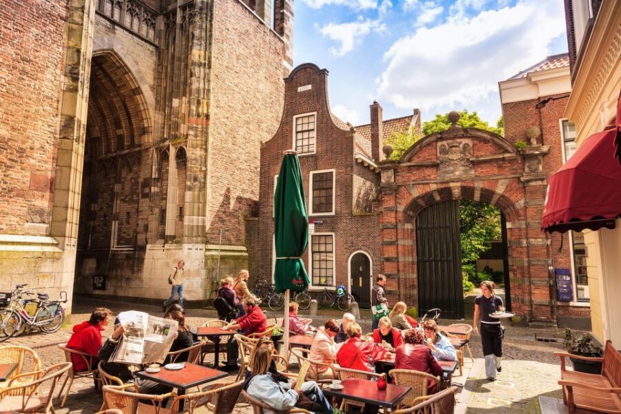 Historical Utrecht: Private Walking Tour with a Local Guide - Canals and wharf cellars at water level
