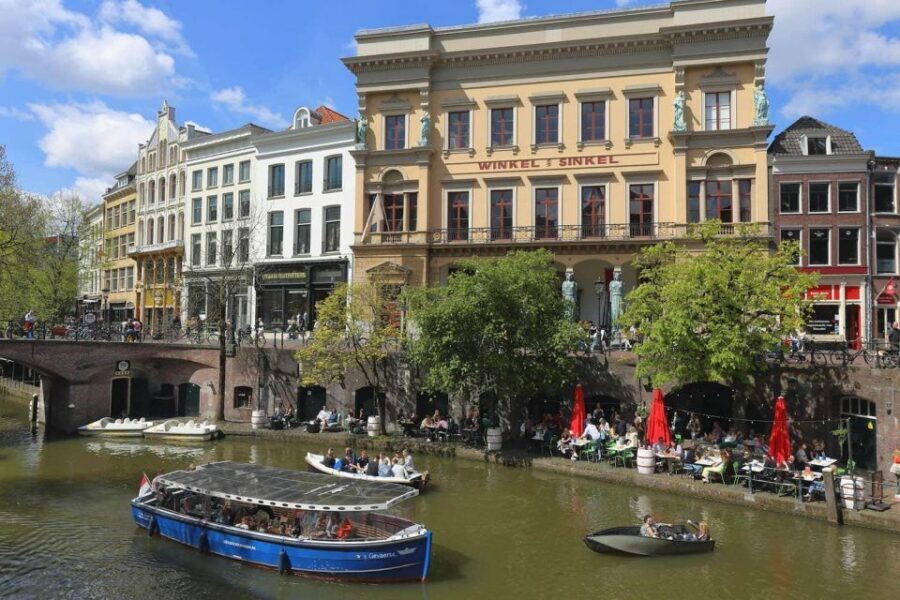 Historical Utrecht: Private Walking Tour with a Local Guide - What you should expect from the walking pace and route