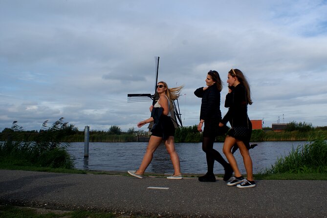 Kinderdijk Bike Tour - Entering The Day: Rotterdam Waterbus Starts the Rhythm