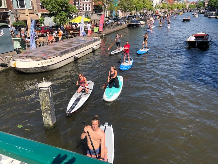 Leiden: Paddleboard Rental to Explore Leiden's Canals - The first moments: basic SUP instruction you actually need
