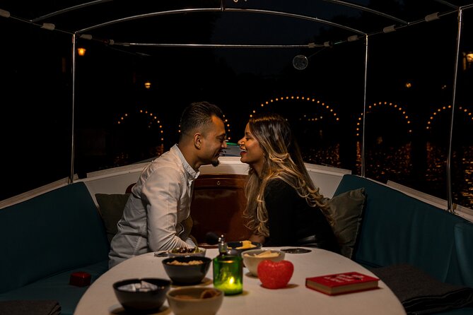 Light Festival Private Cruise incl Snacks and hot Gluhwein - The UNESCO Canals and the Big Canal-Through-the-Art Feeling