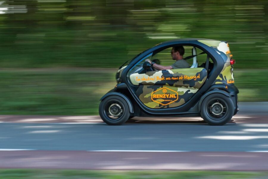 Lisse: Drive-it-Yourself History and Castle Audio Tour - How the Twizy castle audio tour works (and why it feels different)