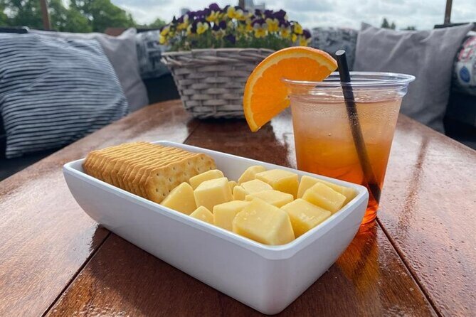 Luxury Amsterdam Canal Cruise – Unlimited Cocktails Included (1H) - The Photo Moment: An Iconic Romantic Bridge