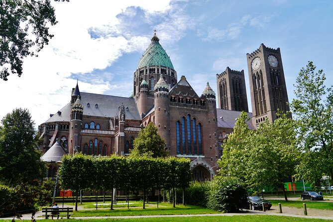 Luxury Shared Canal Tour with live guide - Frans Hals Museum, Droste Factory, and De Waag: art and industry nearby