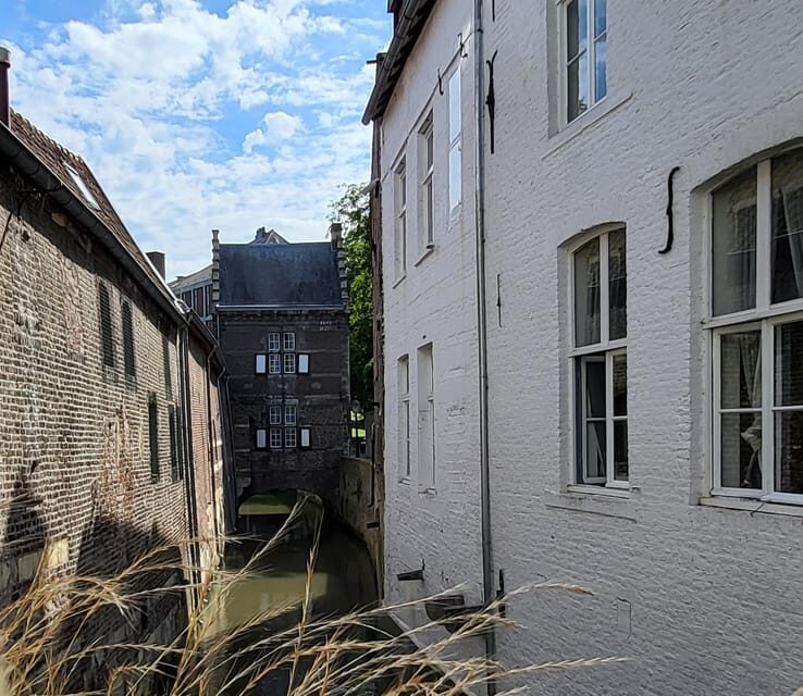 Maastricht Hidden Gems Tour Uncover the Unexpected - Basilica of Our Lady and the power struggle behind Maastricht’s shape