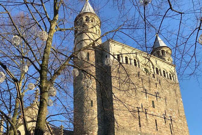 Maastricht Privat Sightseeing City Walk - Market Square: the orientation stop with Town Hall vibes