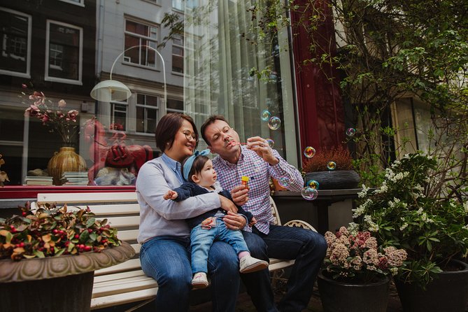 Memories for life - Photo shoots in Amsterdam with a professional photographer - Westermarkt meeting point: your calm start in the city