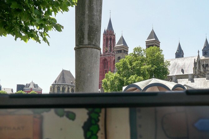 MetropolisGo: The Betrayal of Maastricht - Starting at Grote Gracht: a smart launch point for the old center