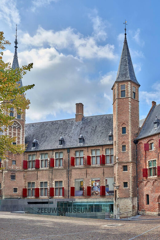 Middelburg: Zeeuws Museum Entry Ticket - Fashion, Costume, and Jewellery Displays That Turn Regional Identity Into Form