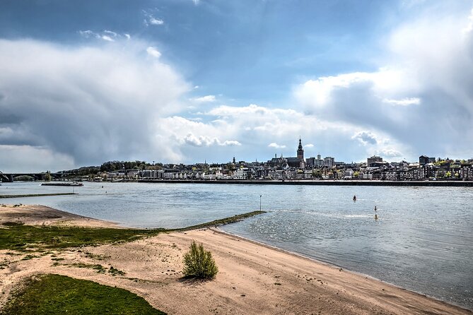 Nijmegen: City Walk with Audio Guide in 7 Languages on your Phone - Sint Stevenskerk: what to watch for on the Gothic stop